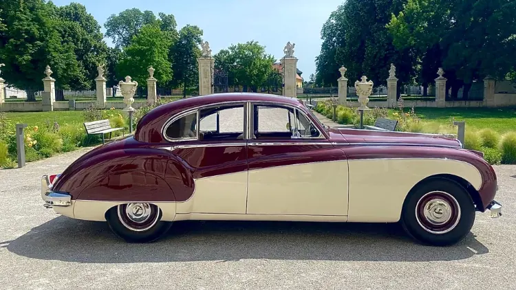 Jaguar Mark VIII Oldtimer mieten Wien - Klassische Hochzeiten | MrRa Jaguar Mark VIII Oldtimer mieten Wien – Klassiker von 1968 für Hochzeiten